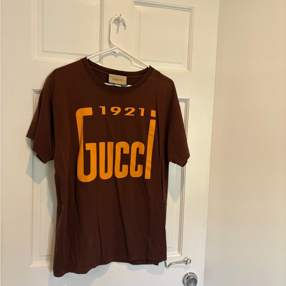 Gucci Brown and Orange Short Sleeve Tee .. size says xs but fits like medium